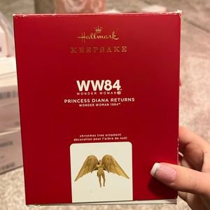 Hallmark keepsake ornament WW84 Wonder Woman Princess Diana returns 2022